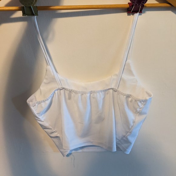 Simple white bralette crop tank - Picture 2 of 3